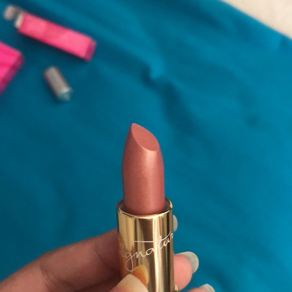 Mary Kay bundle - Picture 8 of 9